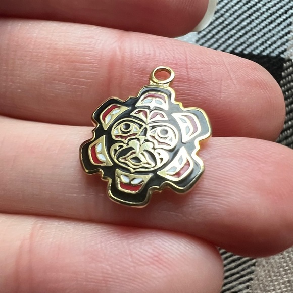 Haida Sun Rococco Pacific Northwest First Nation Art Pendant Jewelry Accessory - Picture 5 of 7